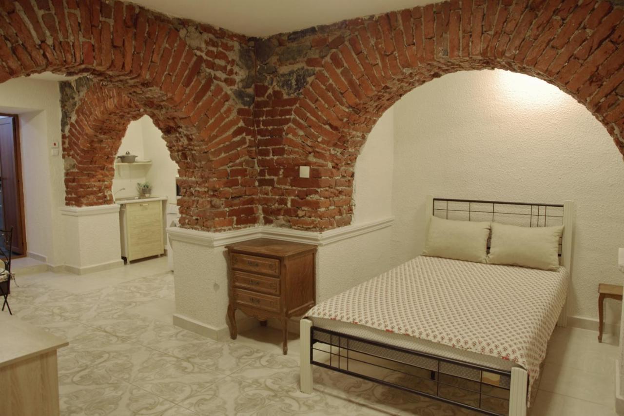 Interhost Guest Rooms And Apartments صوفيا المظهر الخارجي الصورة