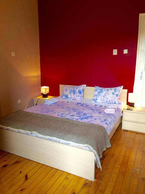 Interhost Guest Rooms And Apartments صوفيا المظهر الخارجي الصورة