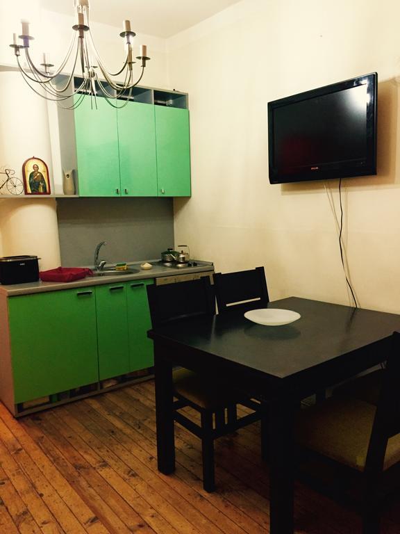 Interhost Guest Rooms And Apartments صوفيا المظهر الخارجي الصورة