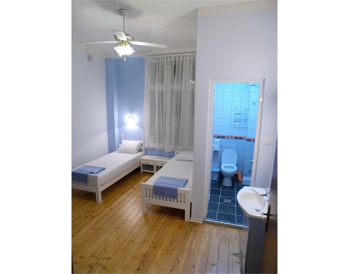 Interhost Guest Rooms And Apartments صوفيا المظهر الخارجي الصورة
